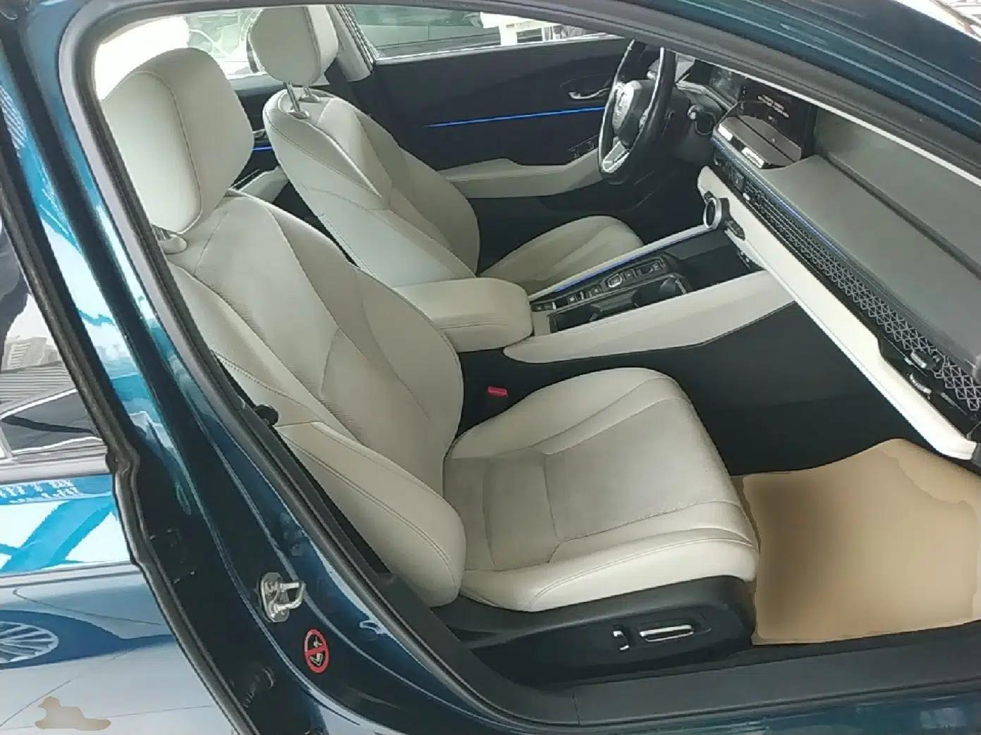 Honda Accord New Energy 2023 2.0L ePHEV Flagship Edition — миниатюра 23