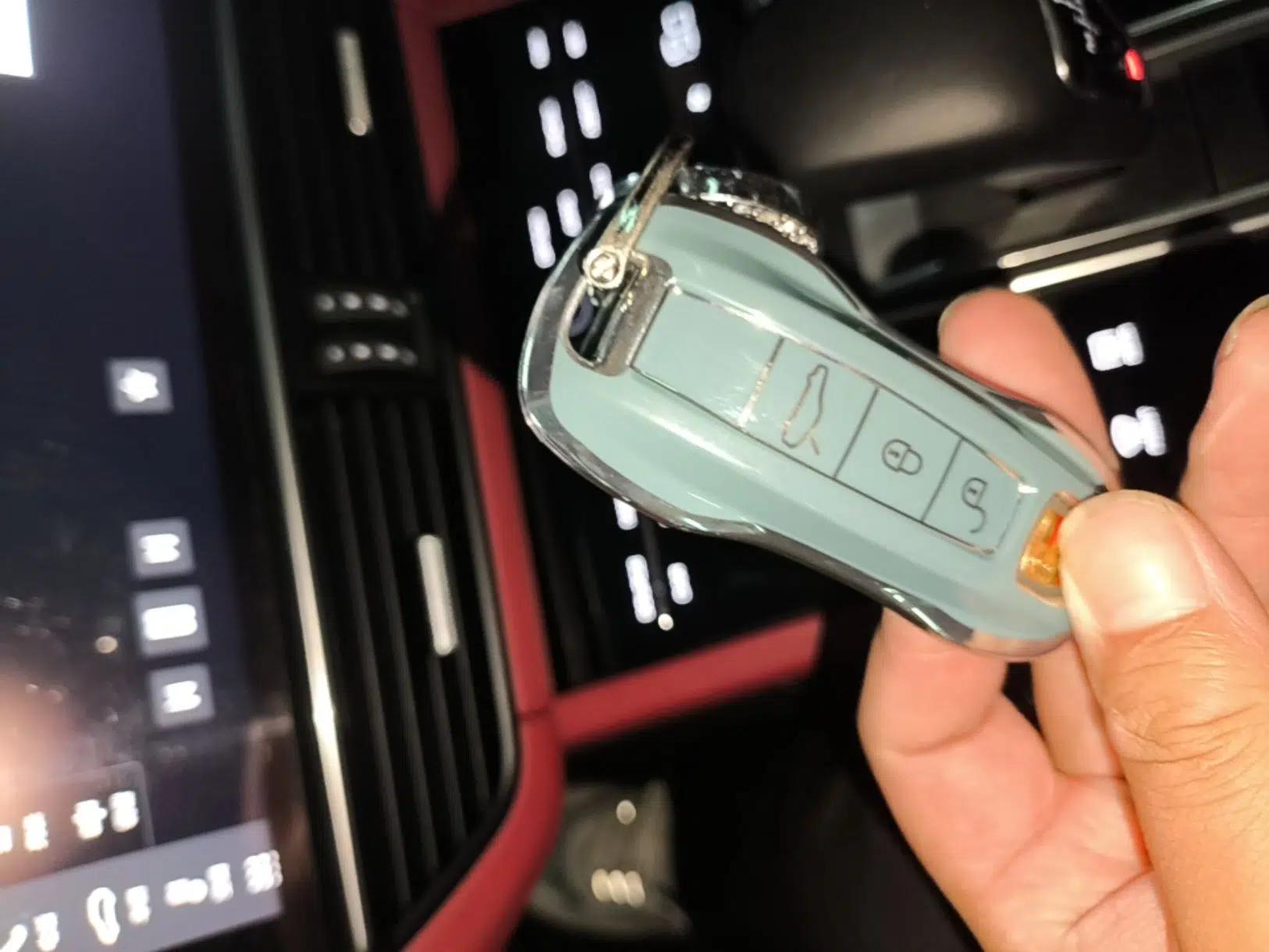 Porsche Cayenne E-Hybrid 2020 Cayenne E-Hybrid 2.0T — миниатюра 22
