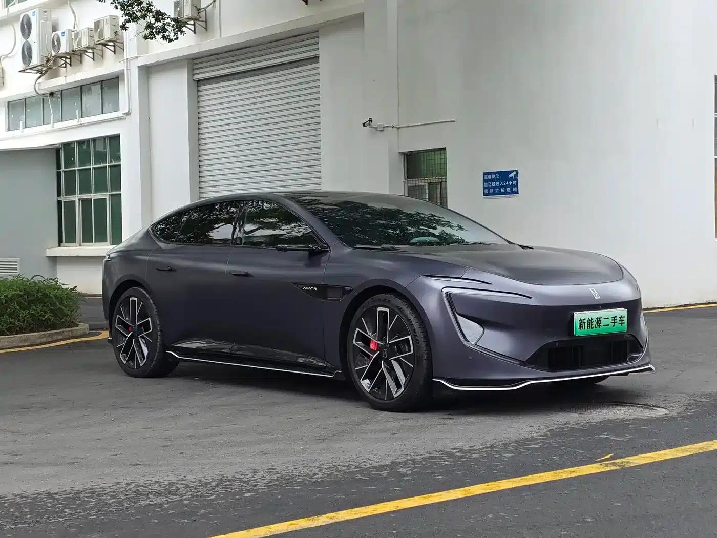 Avita 12 2023 700 Triple Laser Rear-Wheel Drive Luxury Edition — миниатюра 3