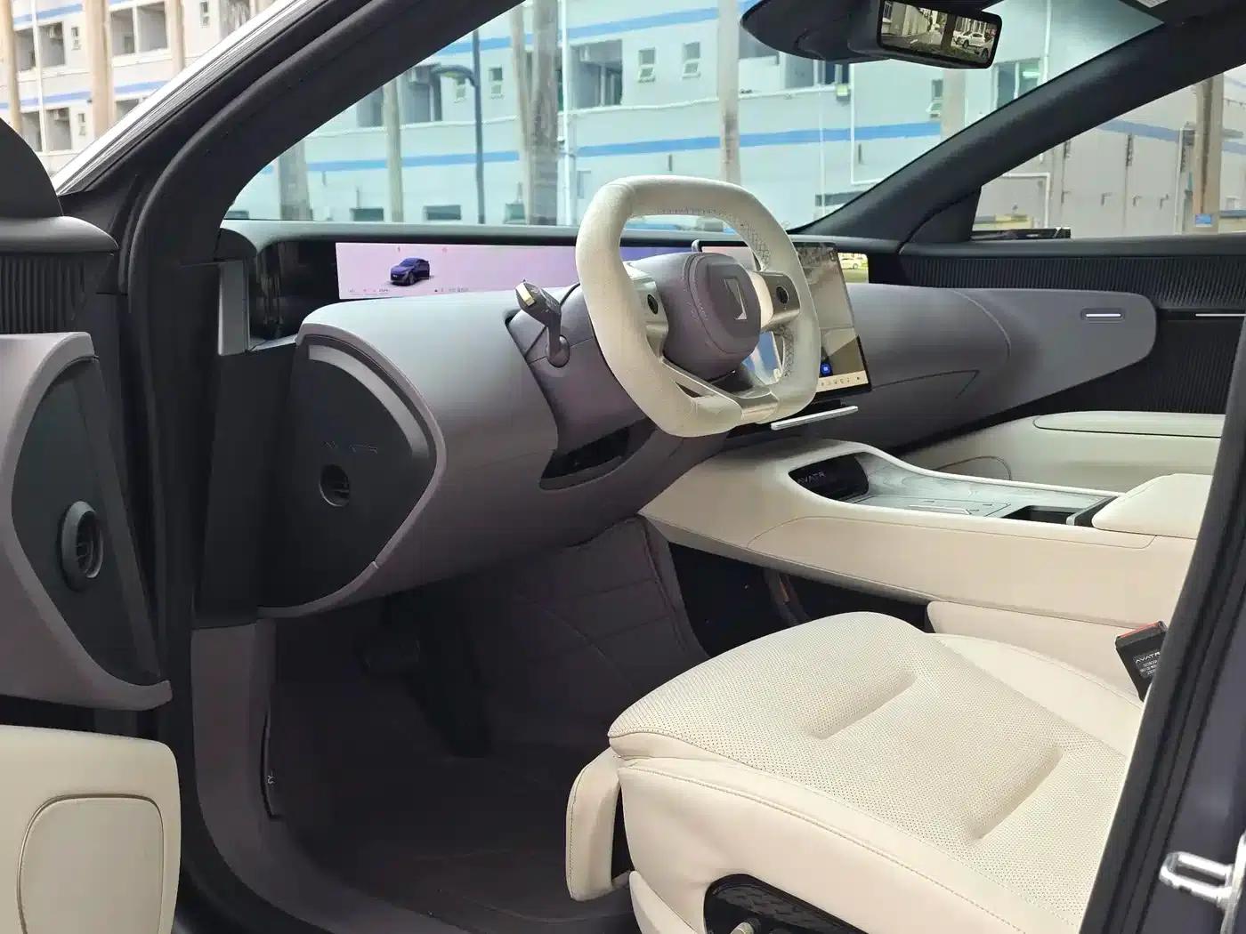 Avita 12 2023 700 Triple Laser Rear-Wheel Drive Luxury Edition — миниатюра 8