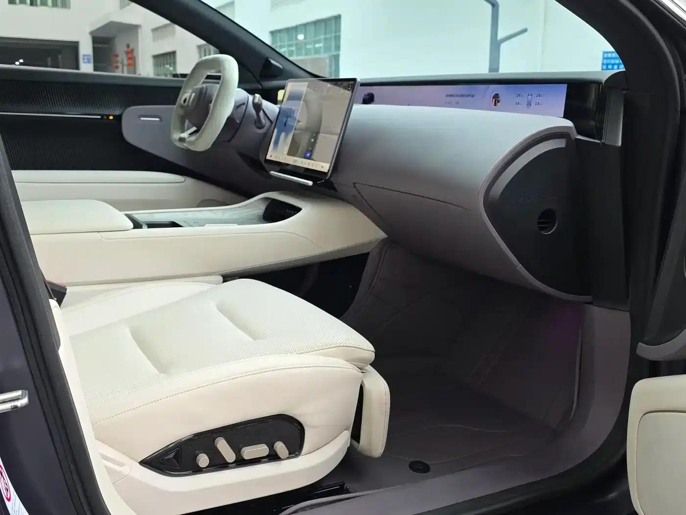 Avita 12 2023 700 Triple Laser Rear-Wheel Drive Luxury Edition — миниатюра 10
