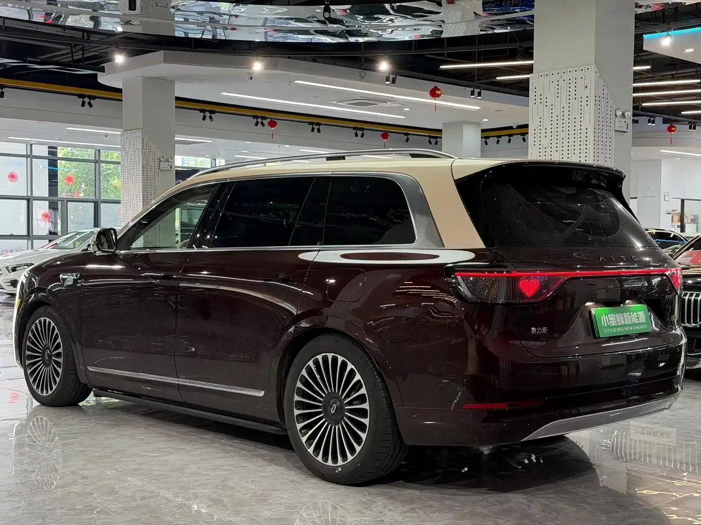 Wenjie M9 2025 Ultra Extended Range Edition 52kWh 6-Seat Version (192-line LiDAR) — миниатюра 15