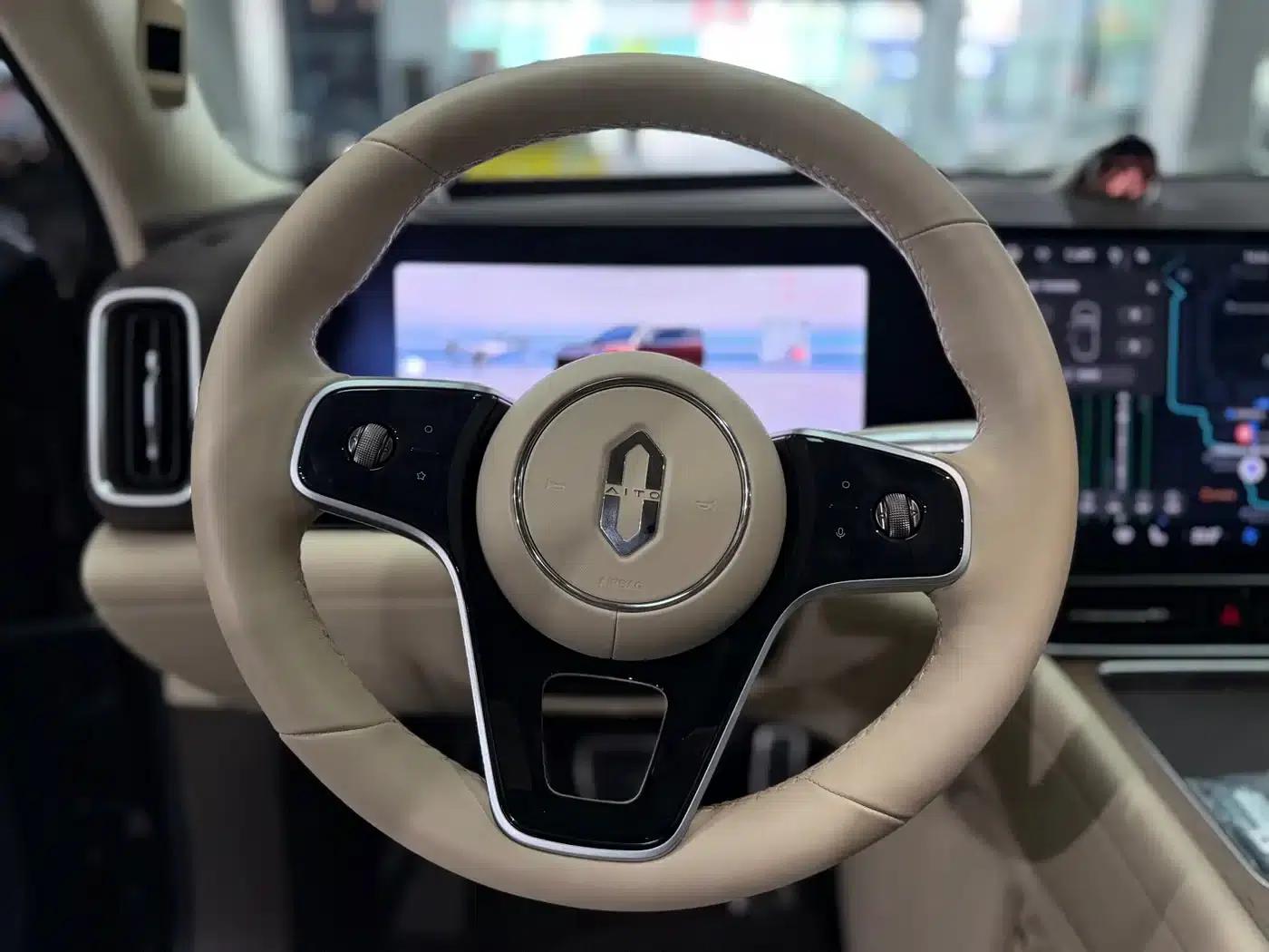 Wenjie M9 2025 Ultra Extended Range Edition 52kWh 6-Seat Version (192-line LiDAR) — миниатюра 8
