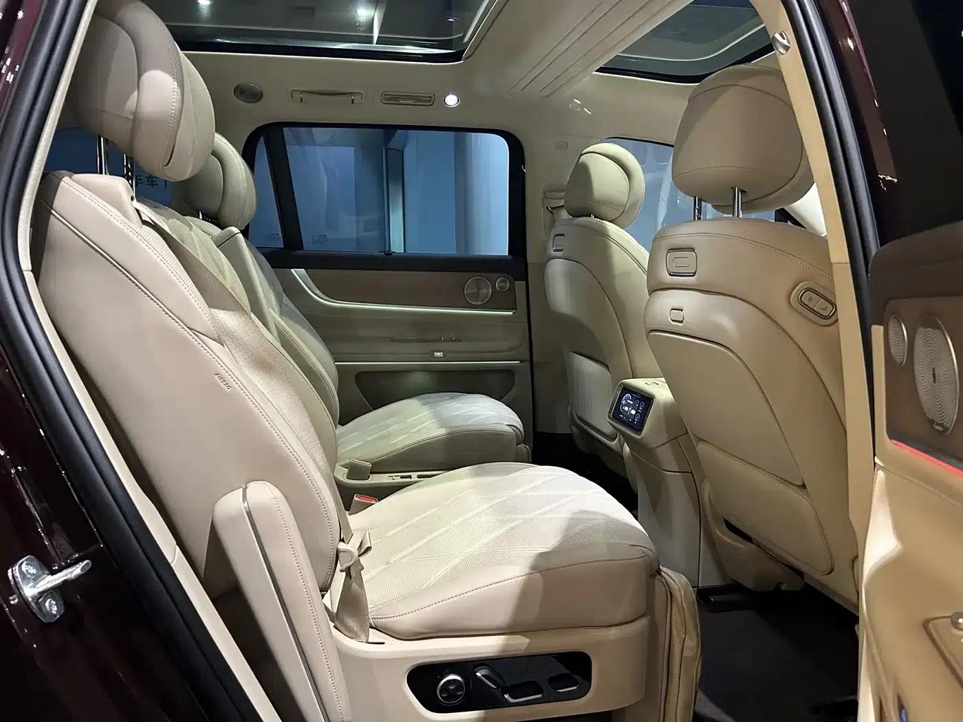 Wenjie M9 2025 Ultra Extended Range Edition (52kWh, 6-seater, 192-line LiDAR) — миниатюра 17