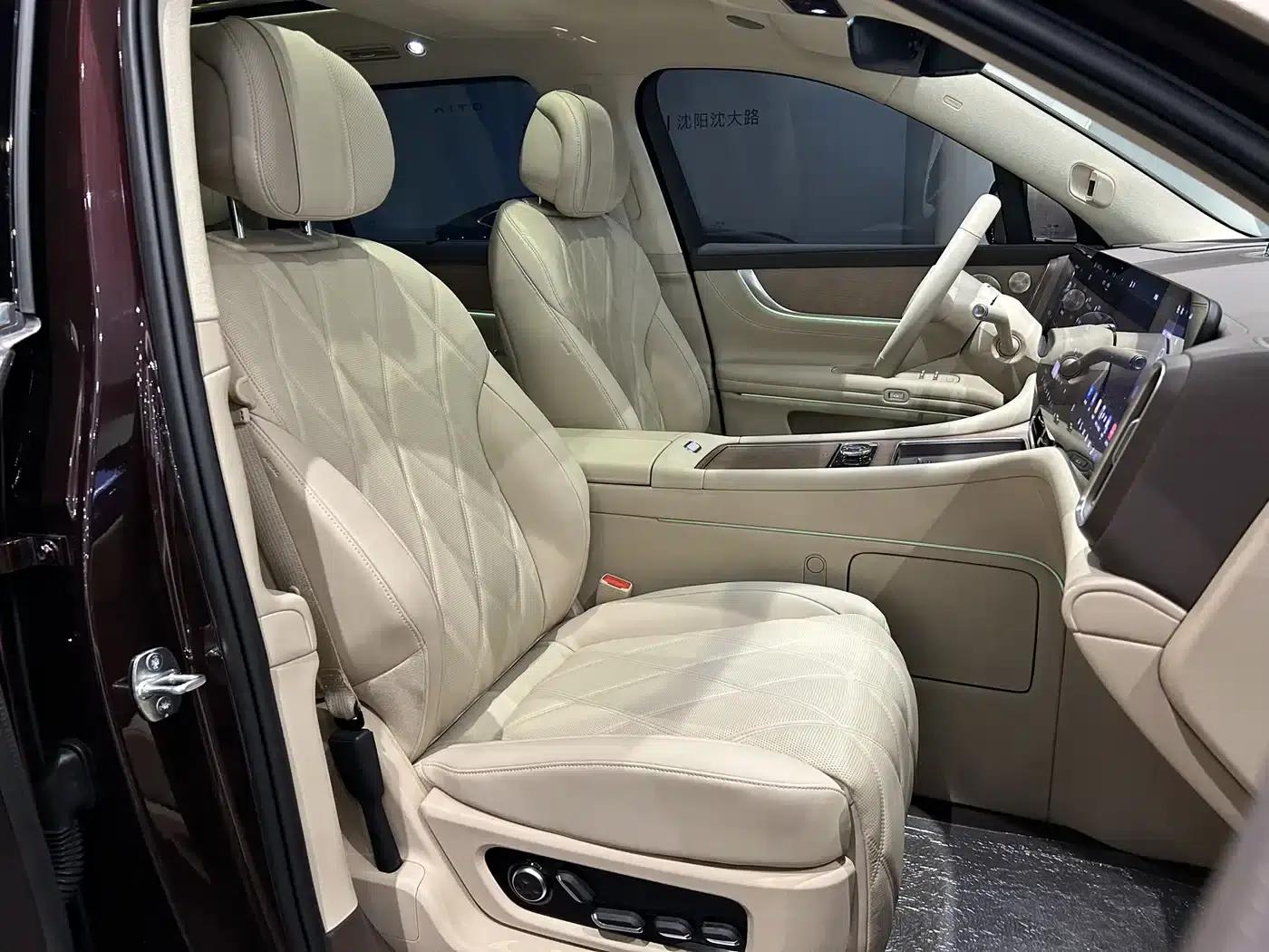 Wenjie M9 2025 Ultra Extended Range Edition (52kWh, 6-seater, 192-line LiDAR) — миниатюра 18