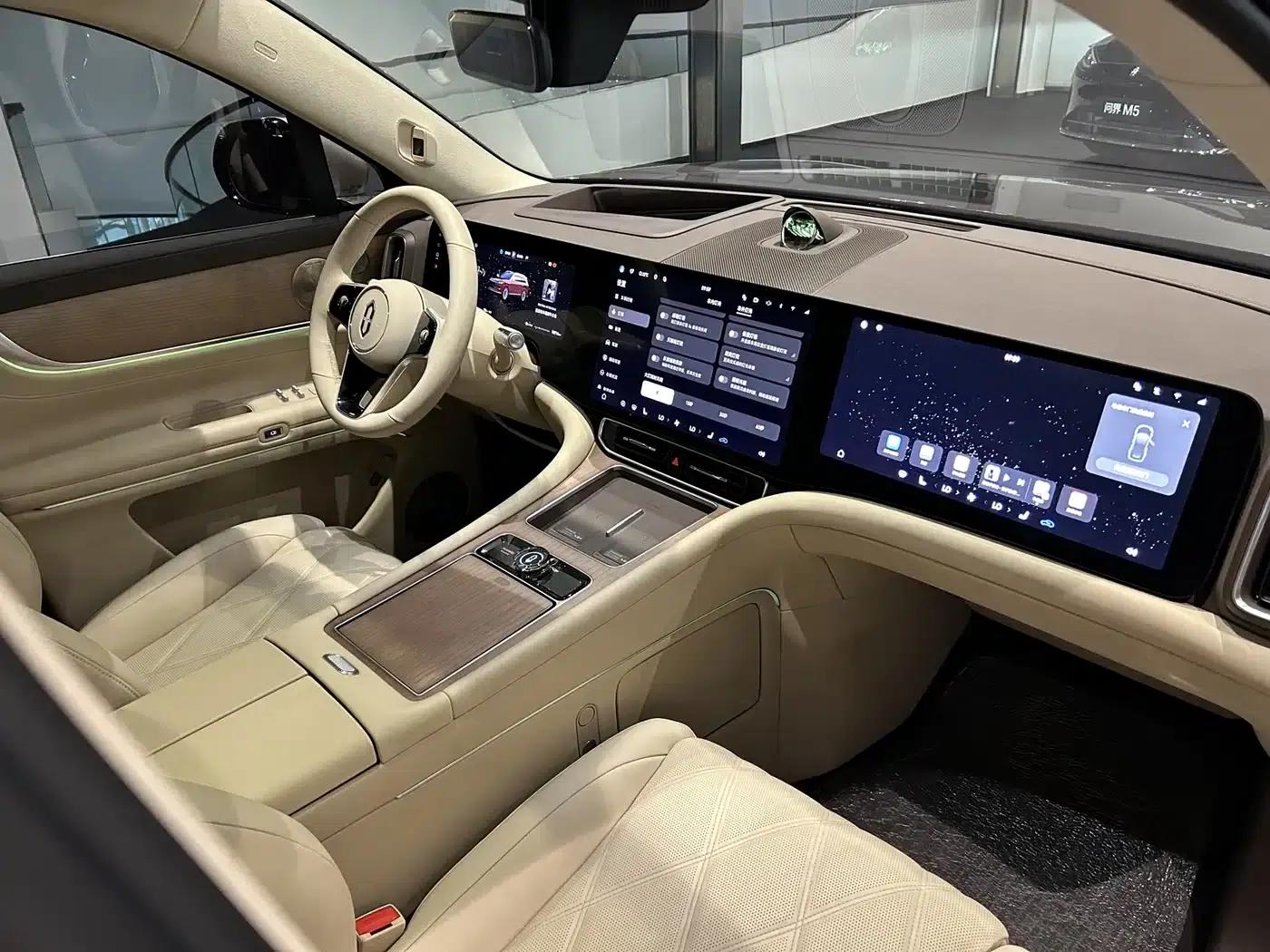 Wenjie M9 2025 Ultra Extended Range Edition (52kWh, 6-seater, 192-line LiDAR) — миниатюра 19