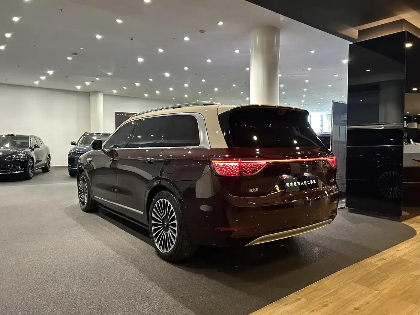 Wenjie M9 2025 Ultra Extended Range Edition (52kWh, 6-seater, 192-line LiDAR) — миниатюра 21