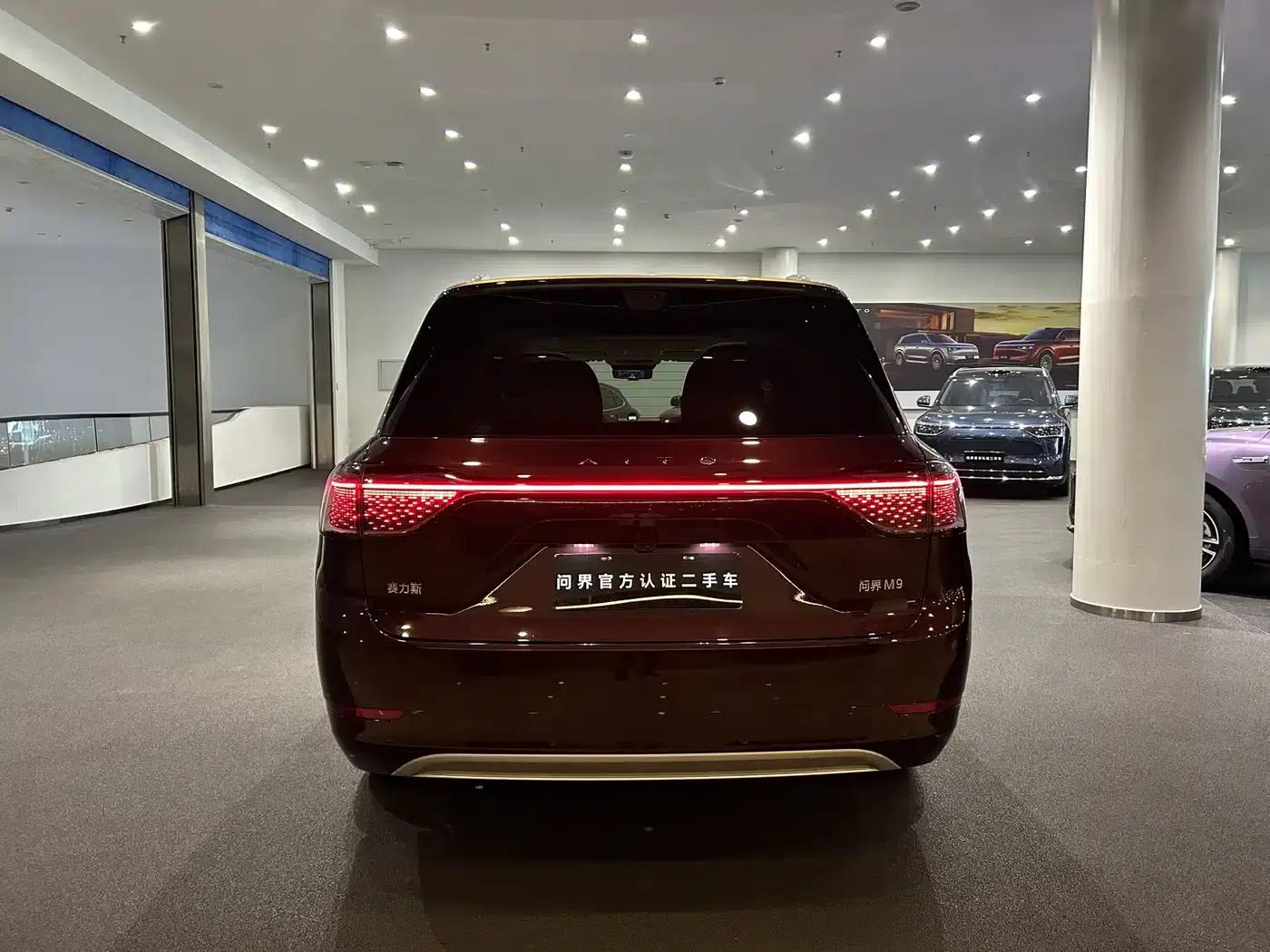 Wenjie M9 2025 Ultra Extended Range Edition (52kWh, 6-seater, 192-line LiDAR) — миниатюра 22
