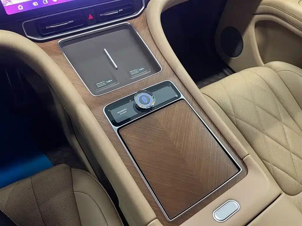 Wenjie M9 2024 Range Extended Ultra Edition 52kWh 5-Seater — миниатюра 14