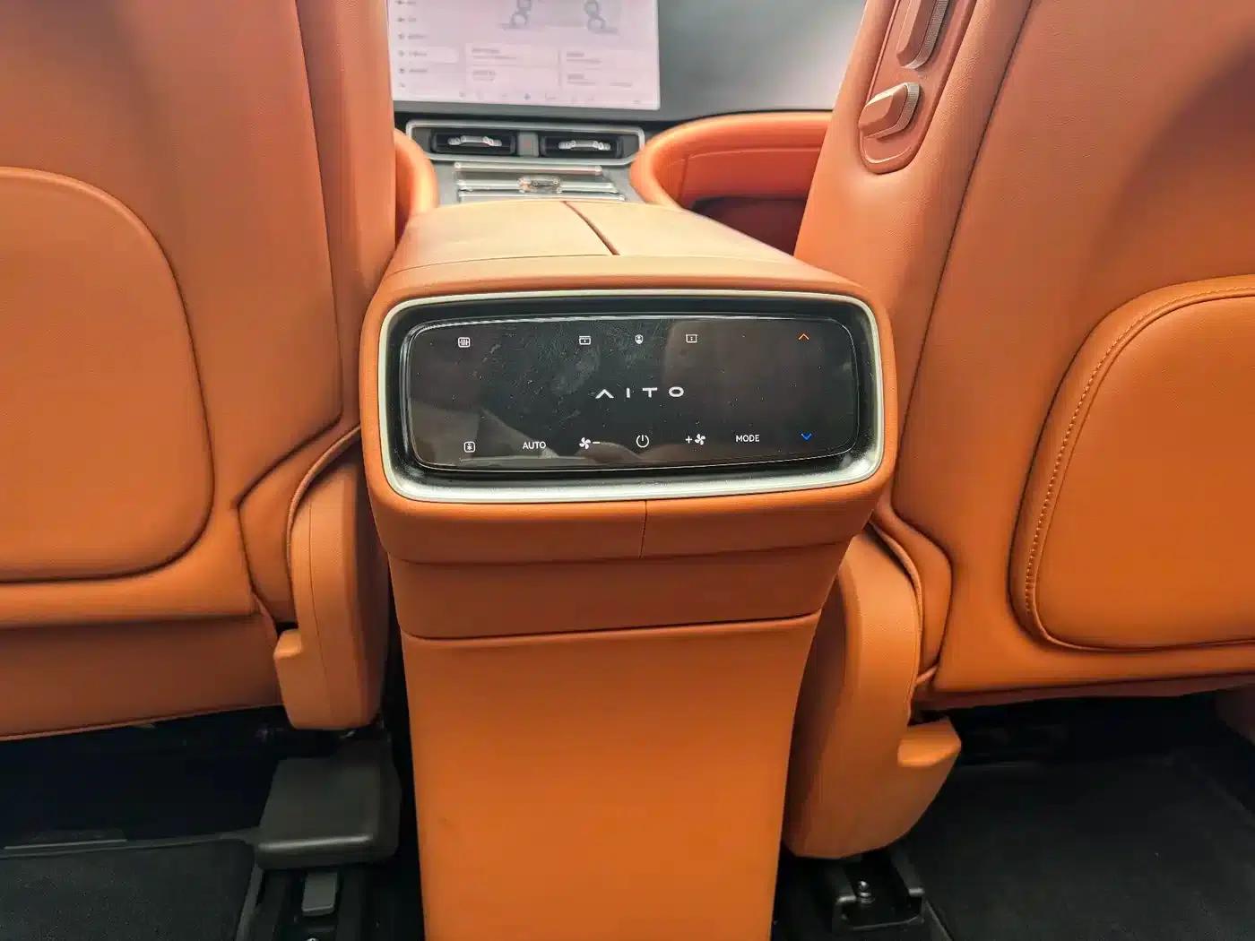 Wenjie M9 2024 Range Extended Ultra Edition 52kWh 6-Seater — миниатюра 26
