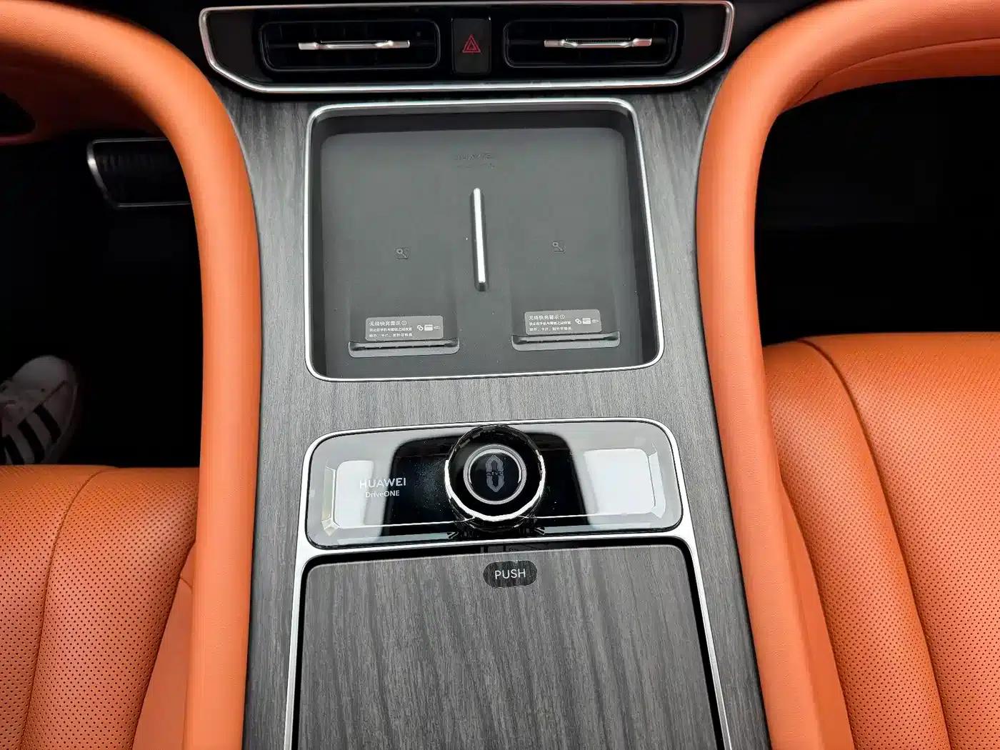 Wenjie M9 2024 Range Extended Ultra Edition 52kWh 6-Seater — миниатюра 41