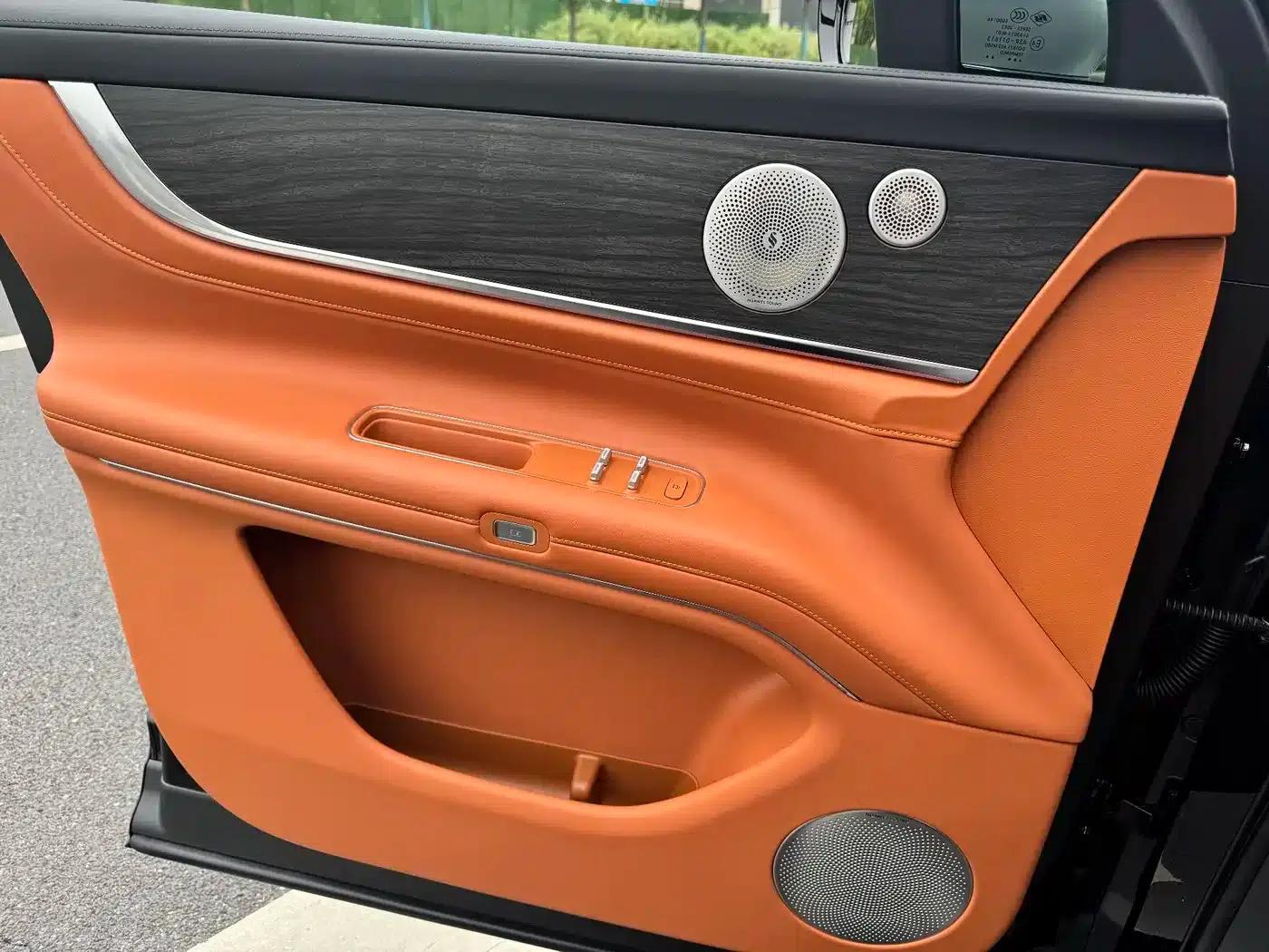Wenjie M9 2024 Range Extended Ultra Edition 52kWh 6-Seater — миниатюра 45