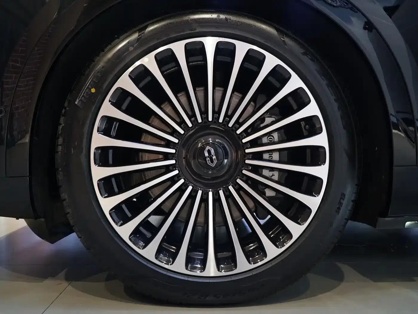 Wenjie M9 2025 Extended Range Max Edition 52kWh 5-Seat Version (192-line LiDAR) — миниатюра 23