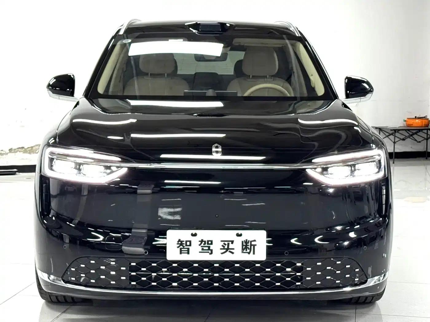 Wenjie M7 2026 Extended Range Max 4WD 5-Seater (192-line LiDAR) — миниатюра 2