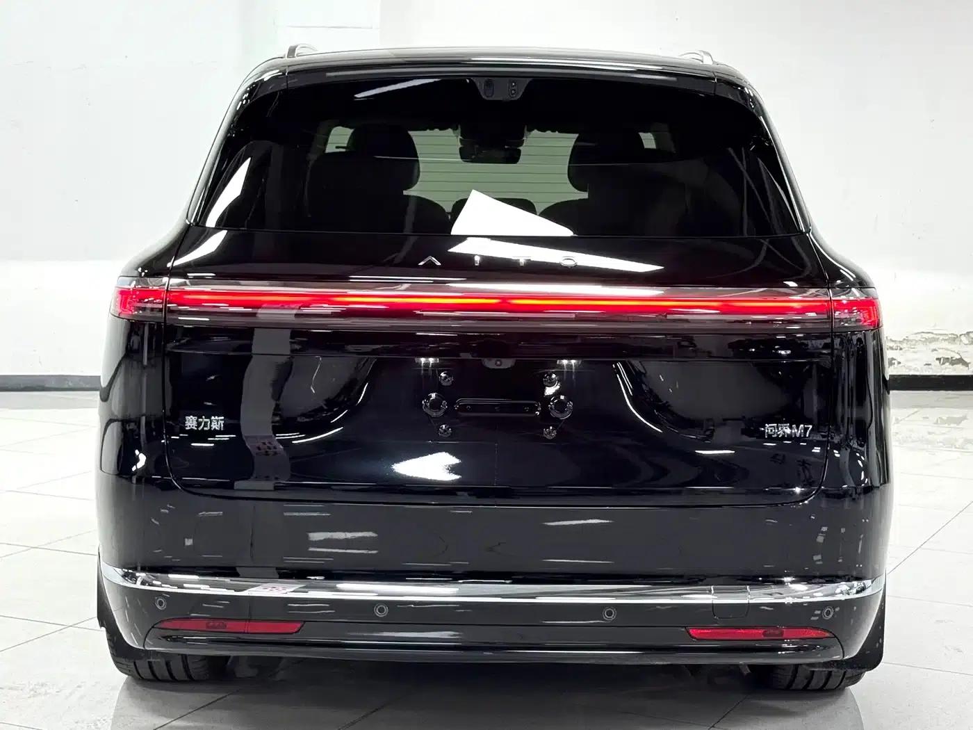 Wenjie M7 2026 Extended Range Max 4WD 5-Seater (192-line LiDAR) — миниатюра 5
