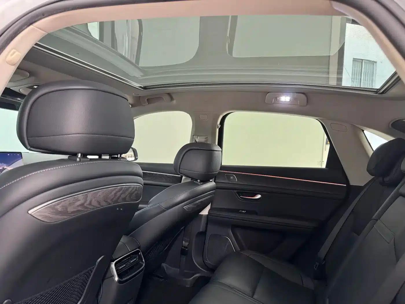 Wenjie M5 2022 Extended Range AWD Performance Edition — миниатюра 13