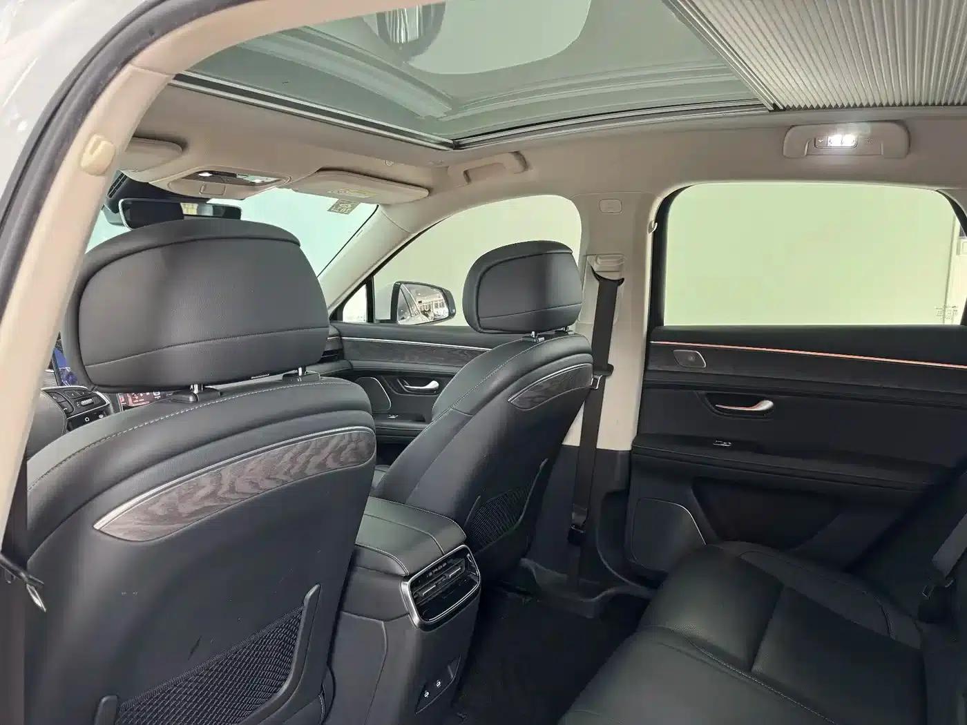Wenjie M5 2022 Extended Range AWD Performance Edition — миниатюра 4
