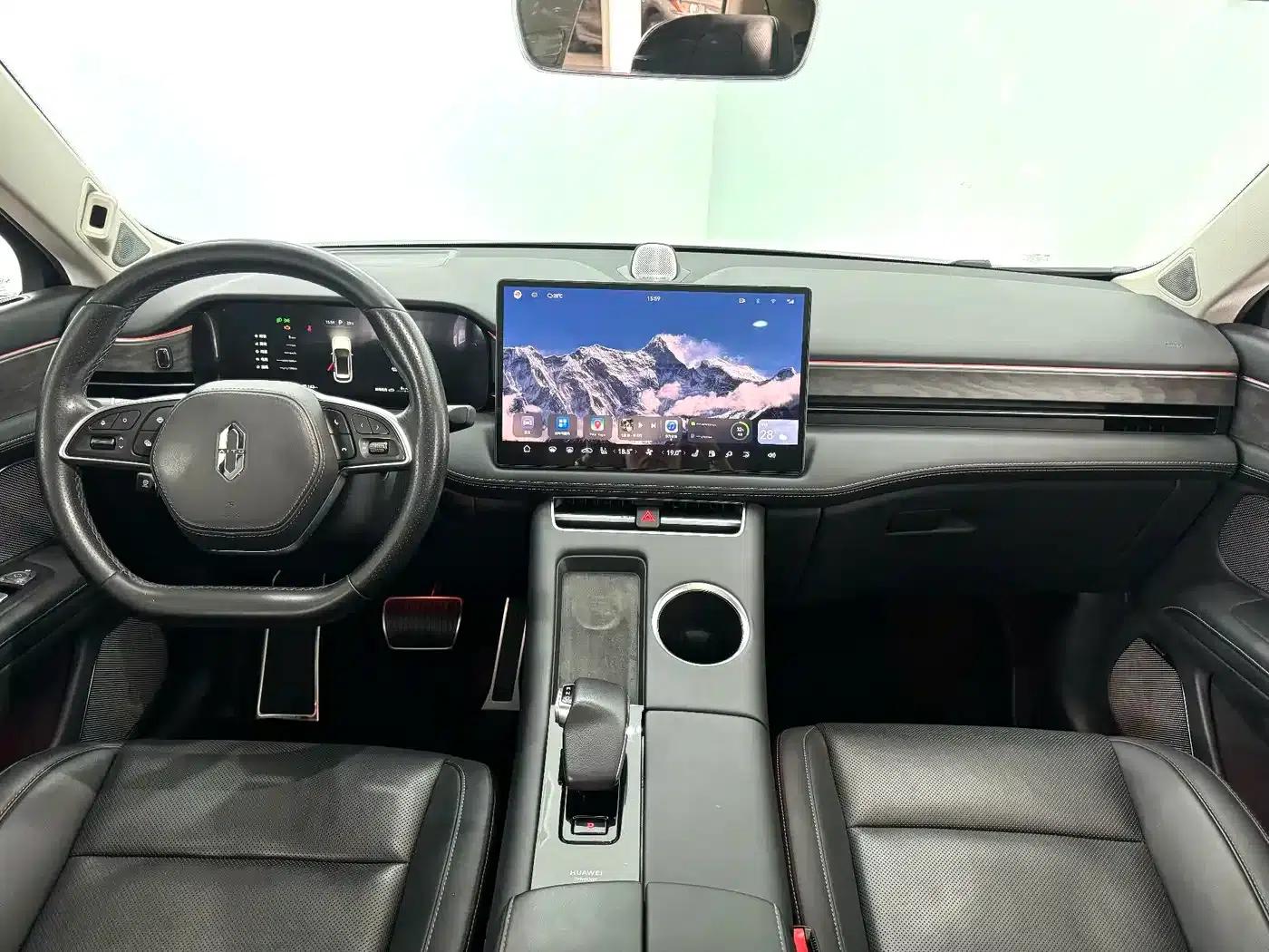 Wenjie M5 2022 Extended Range AWD Performance Edition — миниатюра 10