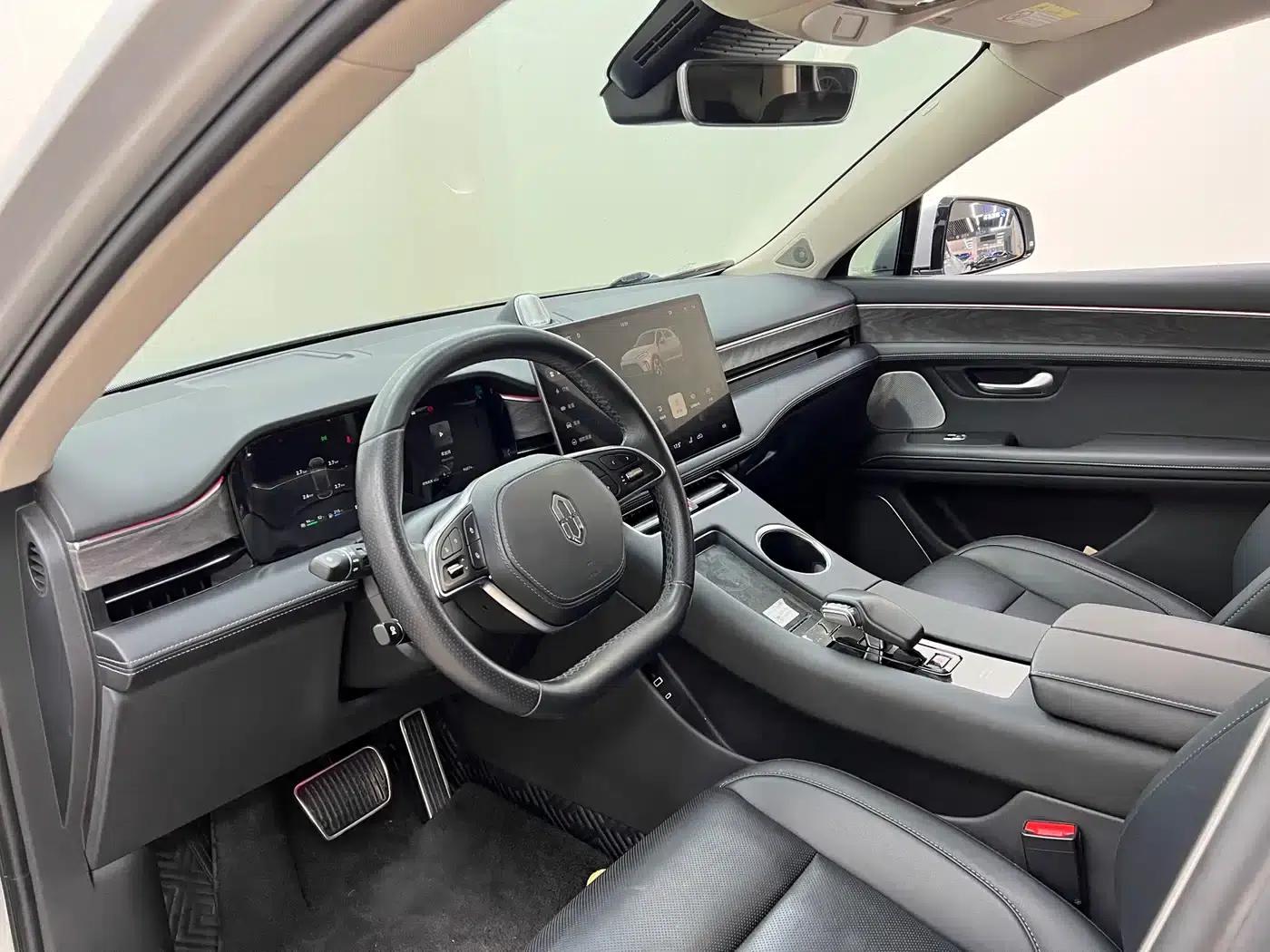 Wenjie M5 2022 Extended Range AWD Performance Edition — миниатюра 15