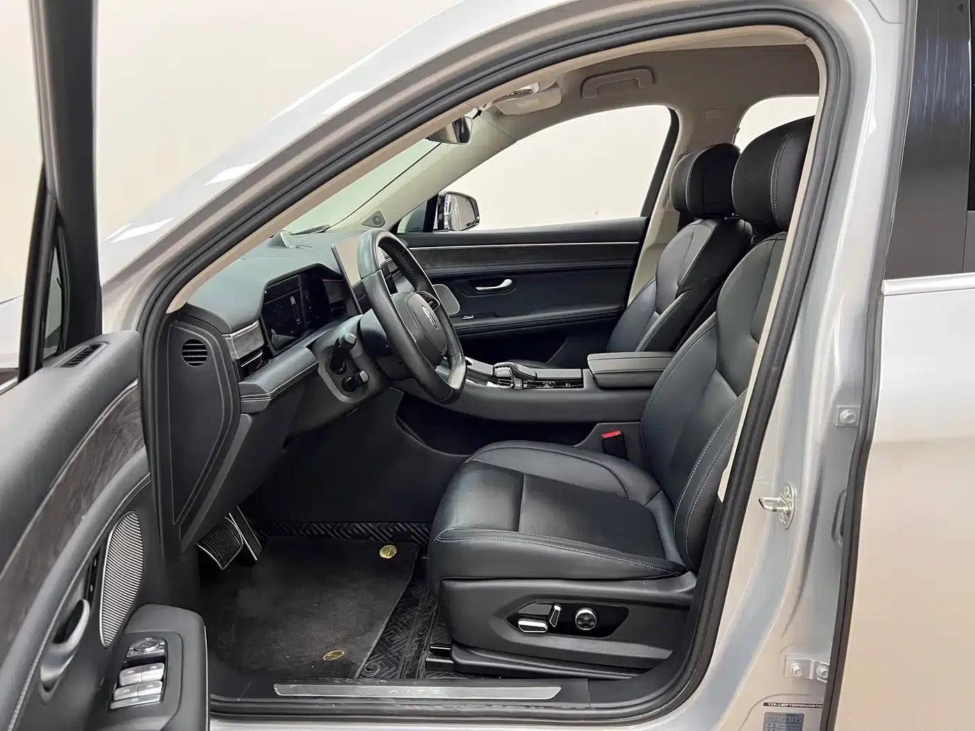 Wenjie M5 2022 Extended Range AWD Performance Edition — миниатюра 16