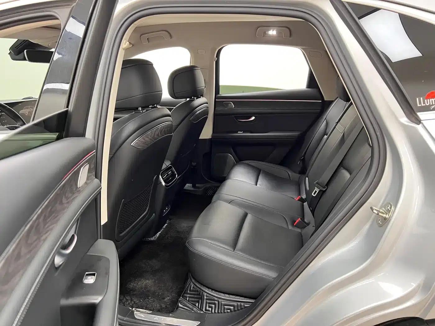 Wenjie M5 2022 Extended Range AWD Performance Edition — миниатюра 17