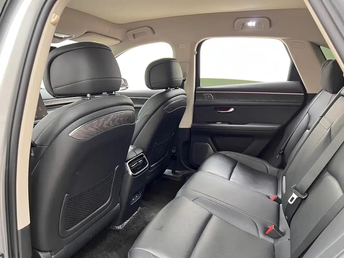 Wenjie M5 2022 Extended Range AWD Performance Edition — миниатюра 18
