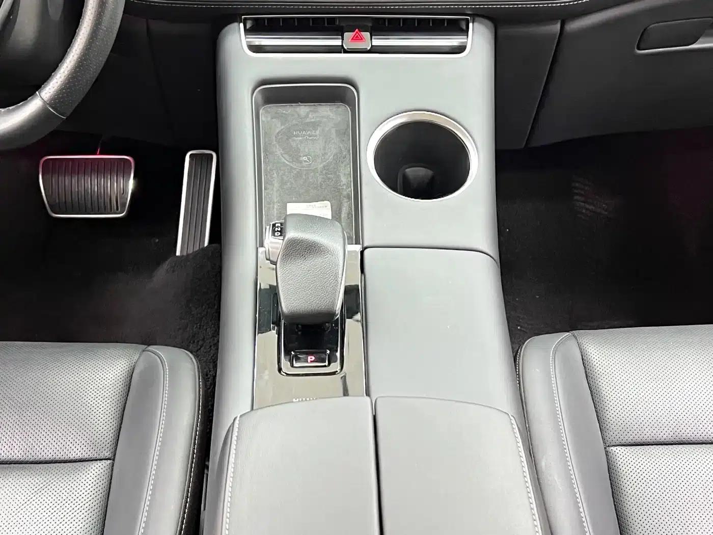 Wenjie M5 2022 Extended Range AWD Performance Edition — миниатюра 24