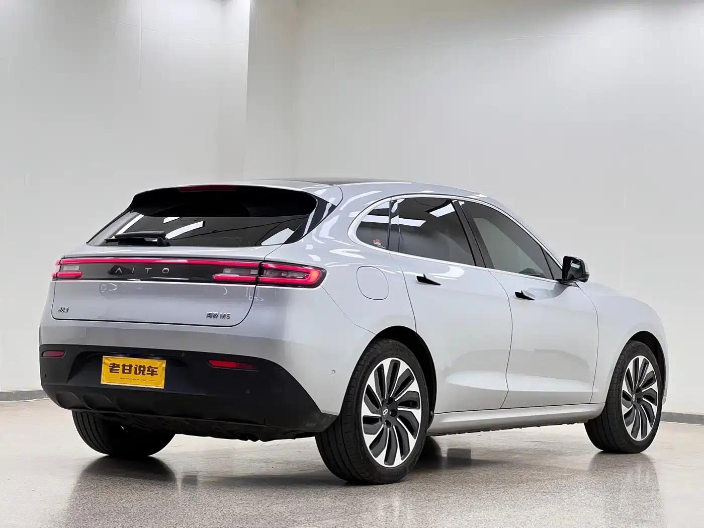 Wenjie M5 2022 Extended Range AWD Performance Edition — миниатюра 7