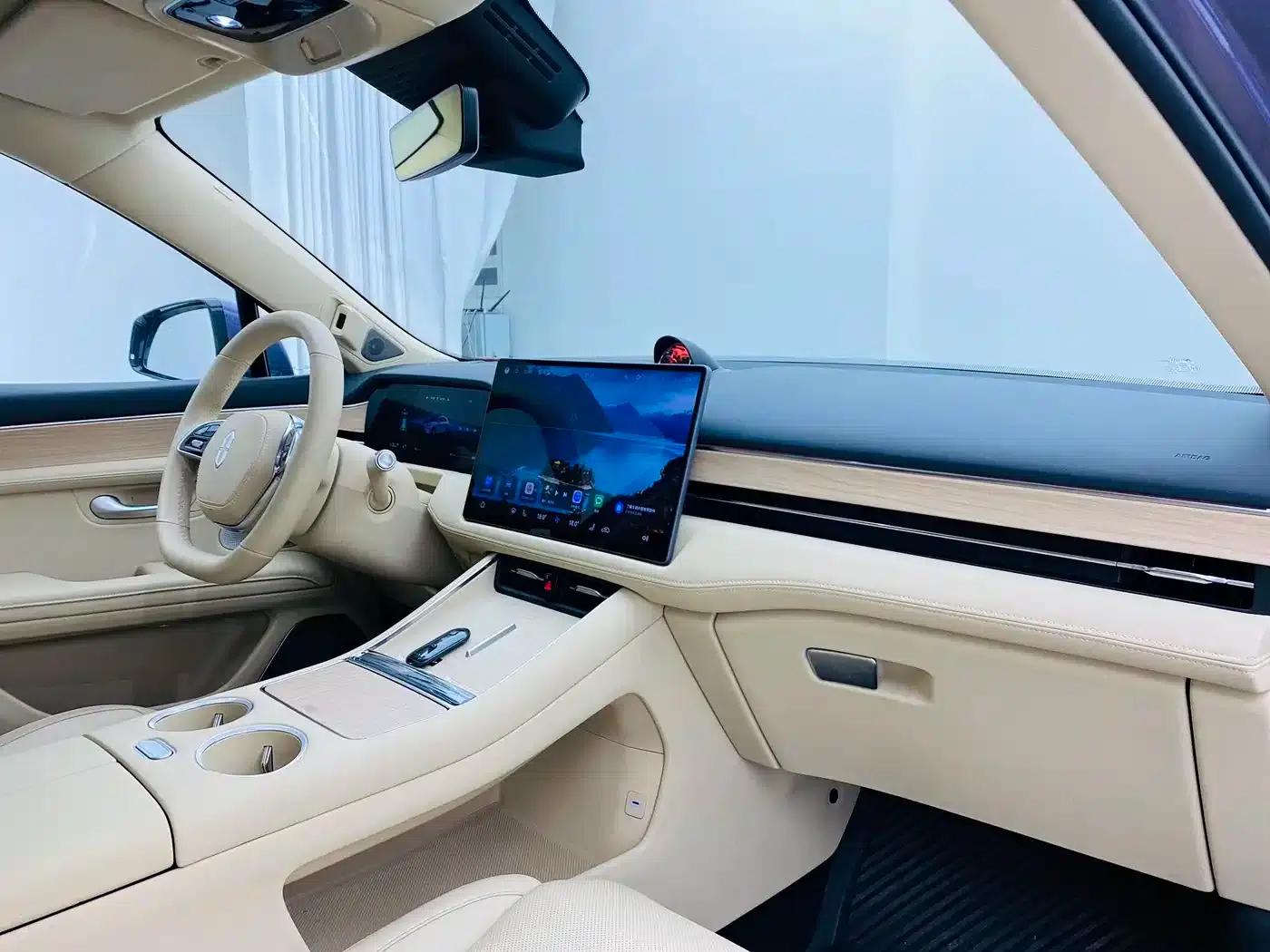 Wenjie M5 2025 Extended Range Ultra 4WD — миниатюра 12