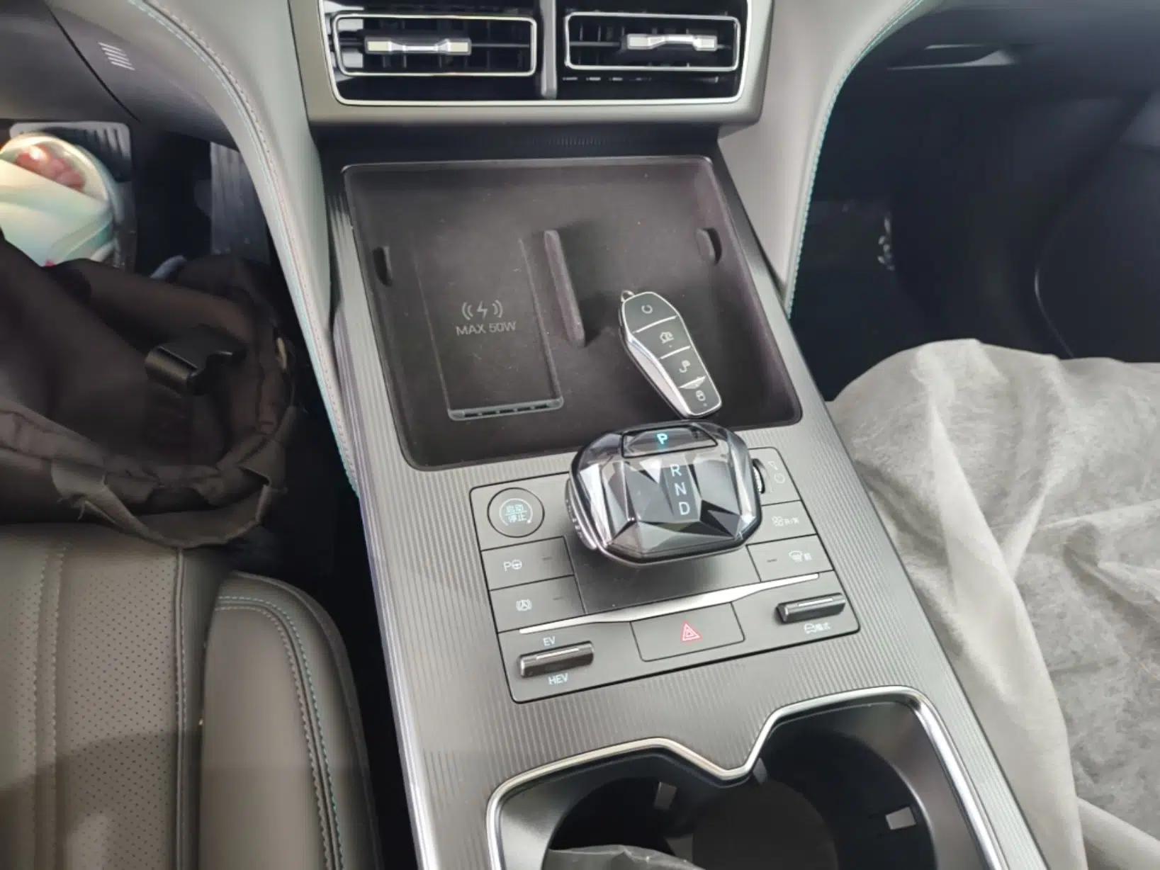 BYD Song L DM-i 2025 Intelligent Driving Version 112 km Beyond-Range Type — миниатюра 17