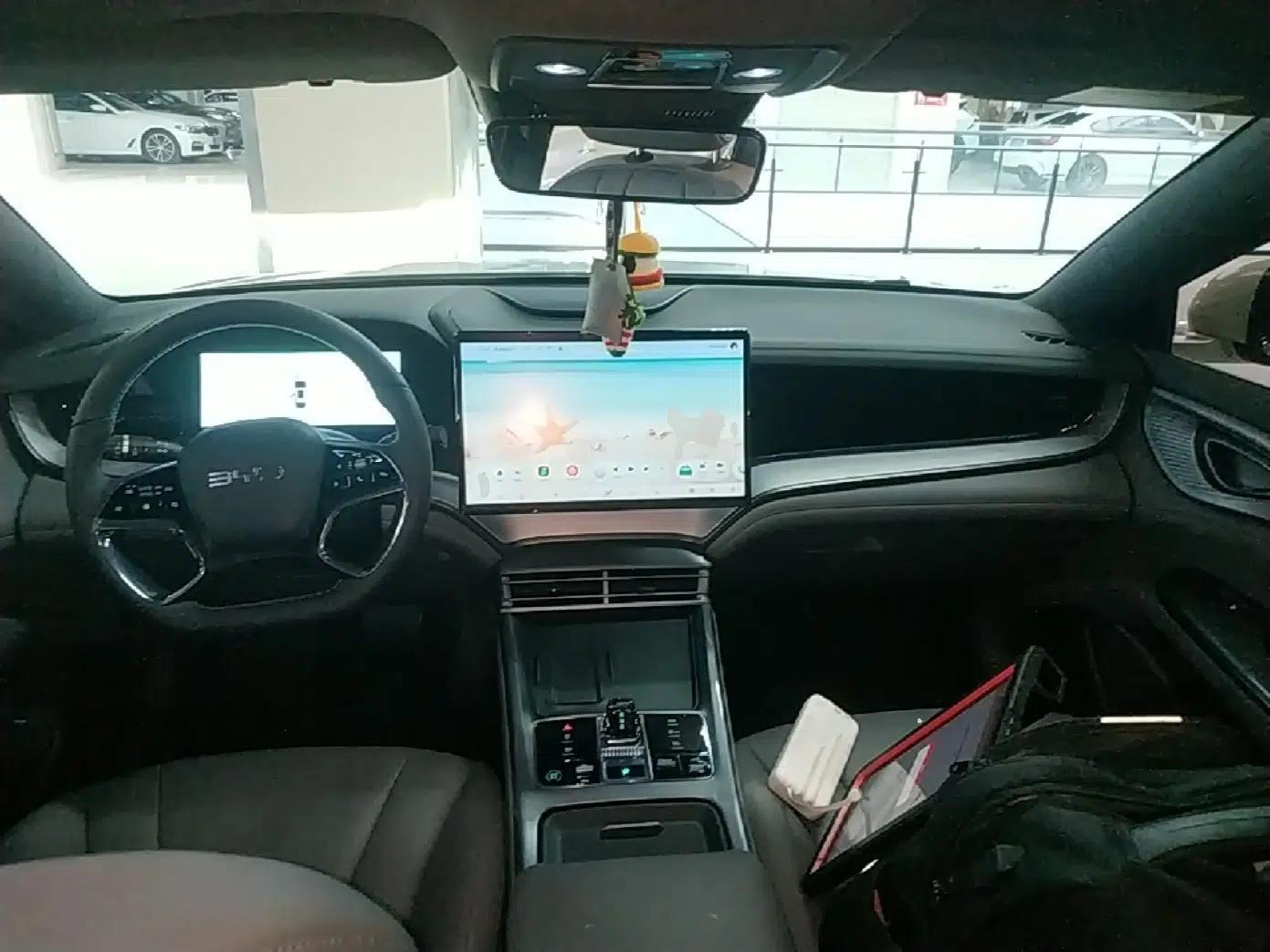 BYD Seal 2024 HONOR Edition DM-i 1.5L 121km Luxury Model — миниатюра 13