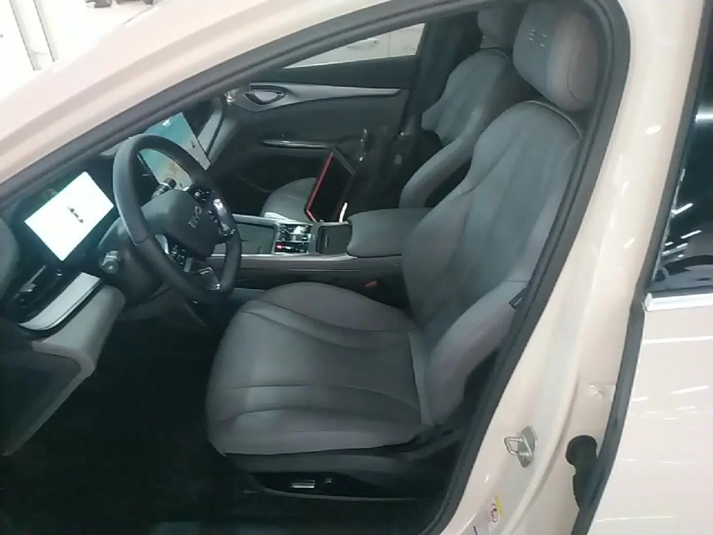 BYD Seal 2024 HONOR Edition DM-i 1.5L 121km Luxury Model — миниатюра 18