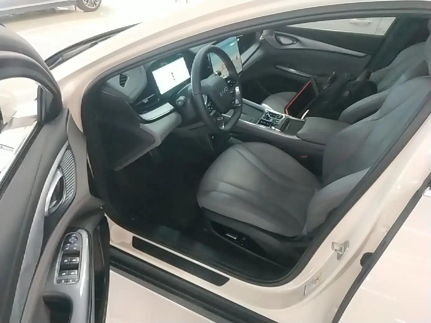 BYD Seal 2024 HONOR Edition DM-i 1.5L 121km Luxury Model — миниатюра 19