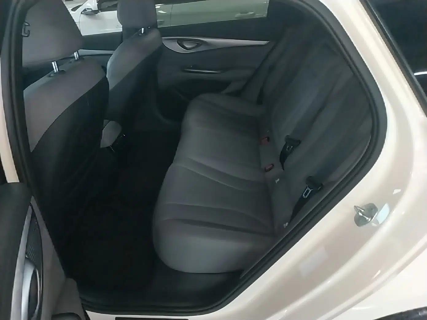 BYD Seal 2024 HONOR Edition DM-i 1.5L 121km Luxury Model — миниатюра 20