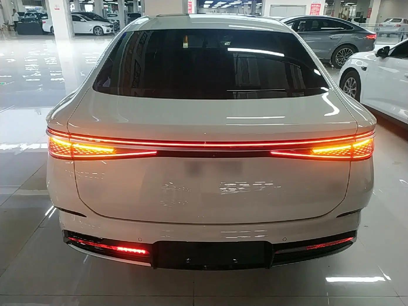 BYD Seal 2024 HONOR Edition DM-i 1.5L 121km Luxury Model — миниатюра 5