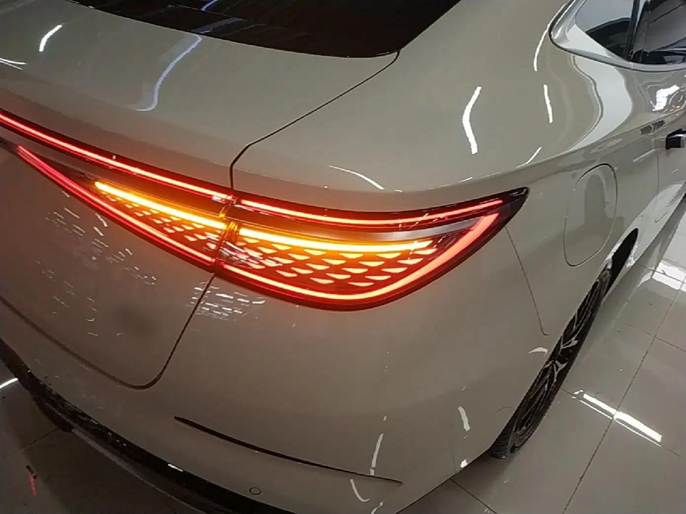 BYD Seal 2024 HONOR Edition DM-i 1.5L 121km Luxury Model — миниатюра 7