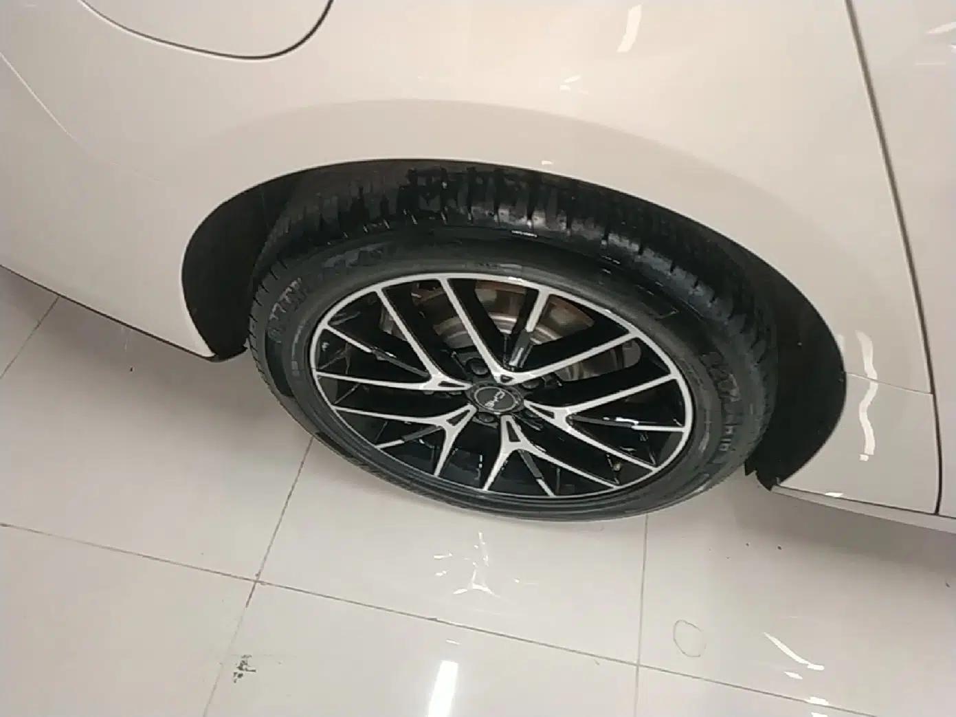 BYD Seal 2024 HONOR Edition DM-i 1.5L 121km Luxury Model — миниатюра 10