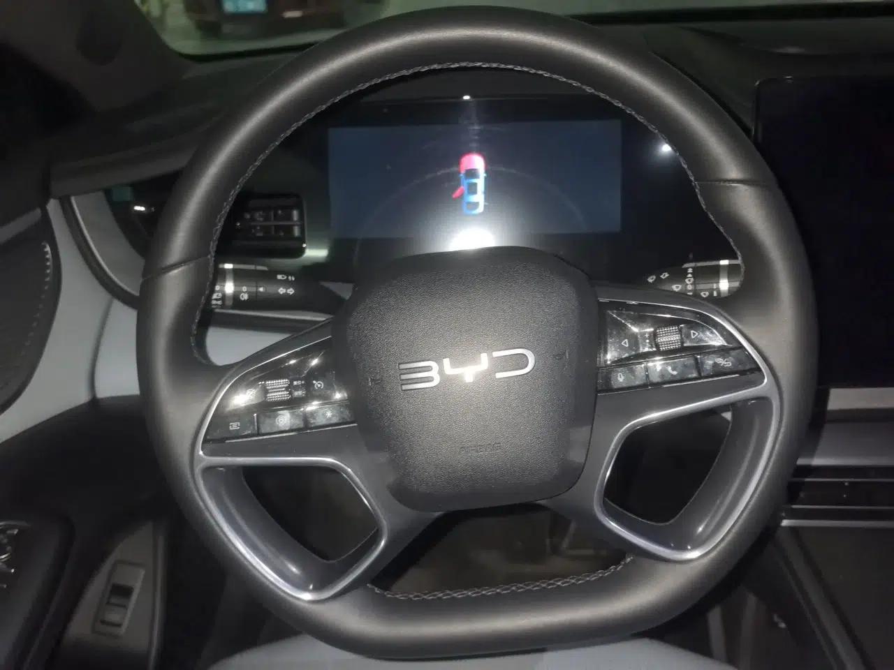 BYD Seal 2023 DM-i 1.5L 121km Luxury Model — миниатюра 11