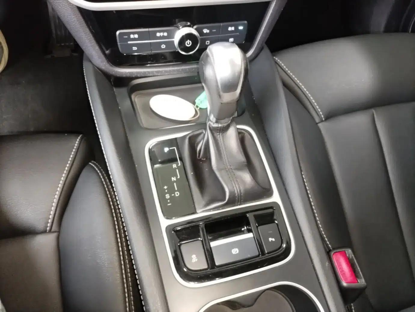 BYD Song MAX 2018 1.5T Automatic Smart Connect Elite Model with 6 Seats — миниатюра 17