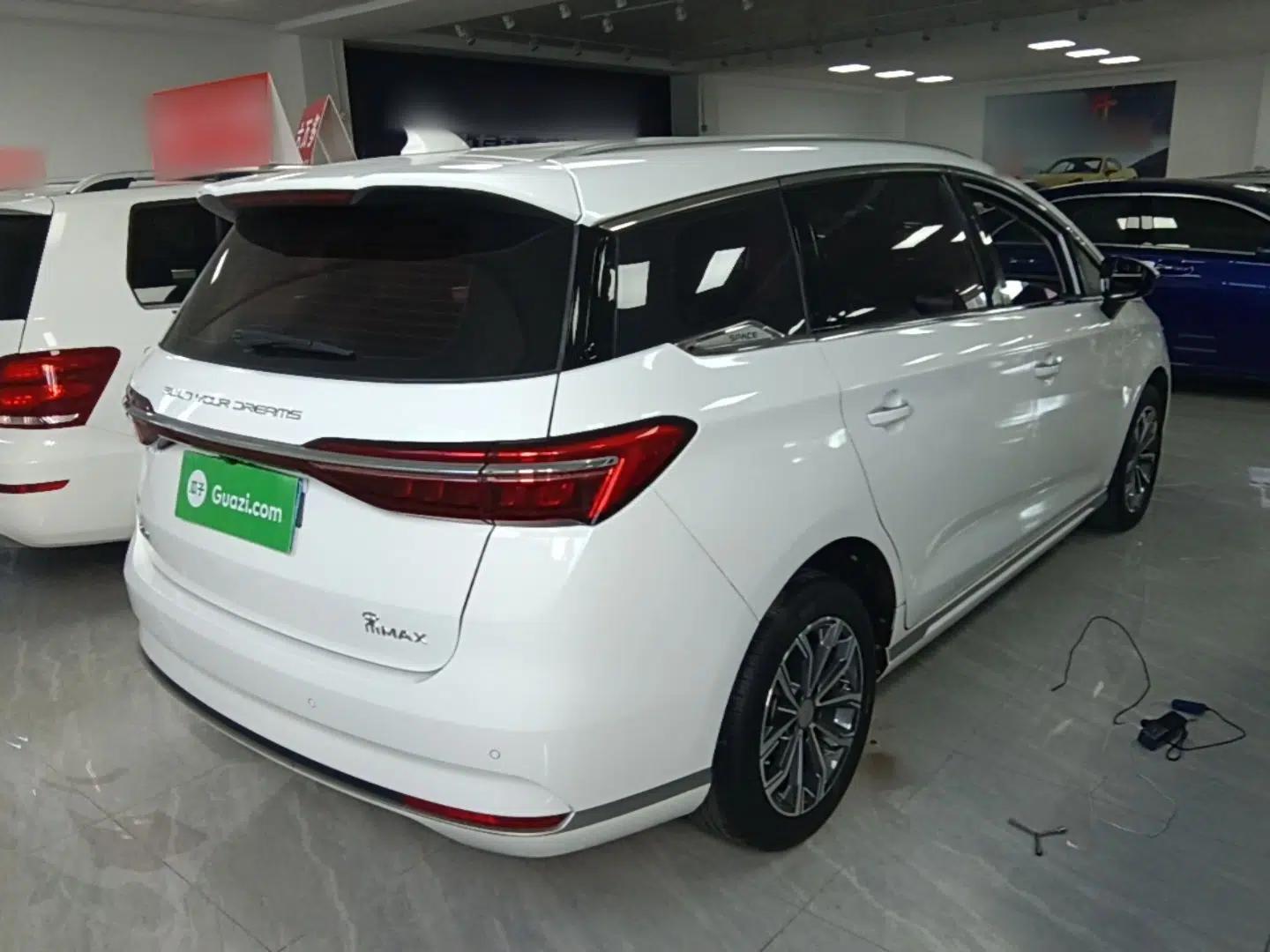 BYD Song MAX 2021 Upgraded Model 1.5T Automatic Luxury 7-Seater — миниатюра 6