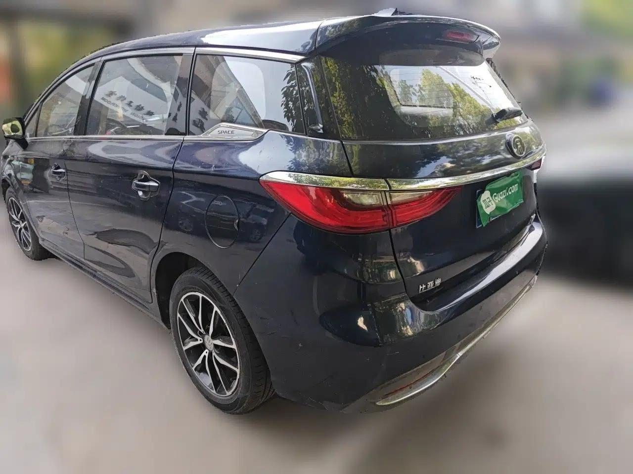 BYD Song MAX 2017 1.5T Automatic Smart Connect Luxury 7-Seater — миниатюра 4