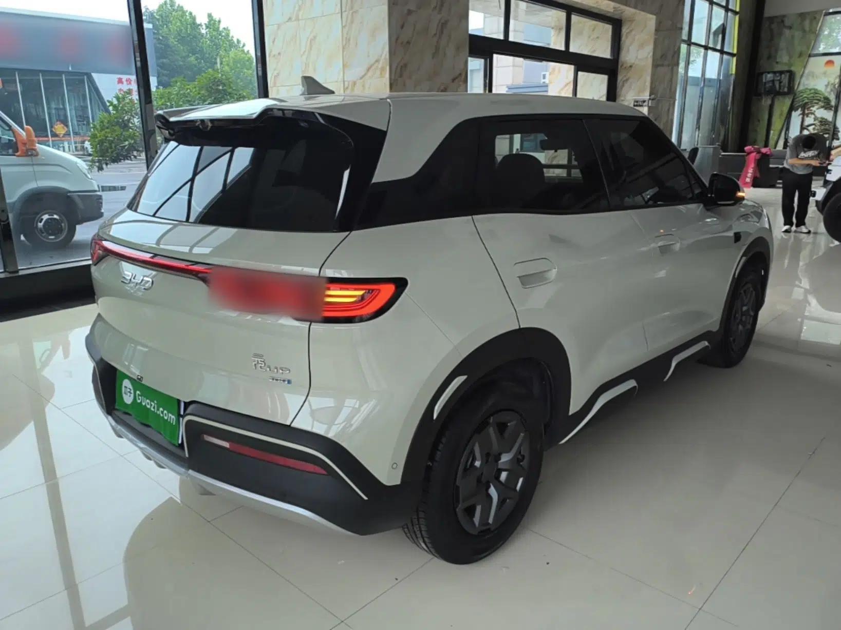 BYD Yuan UP 2025 Intelligent Driving Version 401 KM Dynamic Edition — миниатюра 6