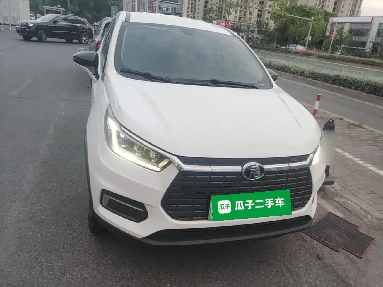 BYD Yuan New Energy 2019 EV535 Smart Connect Trendsetting Model — миниатюра 2
