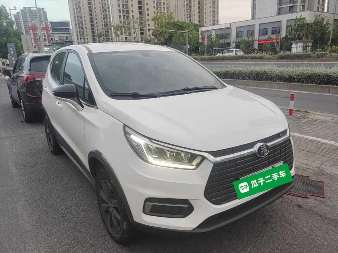 BYD Yuan New Energy 2019 EV535 Smart Connect Trendsetting Model — миниатюра 3