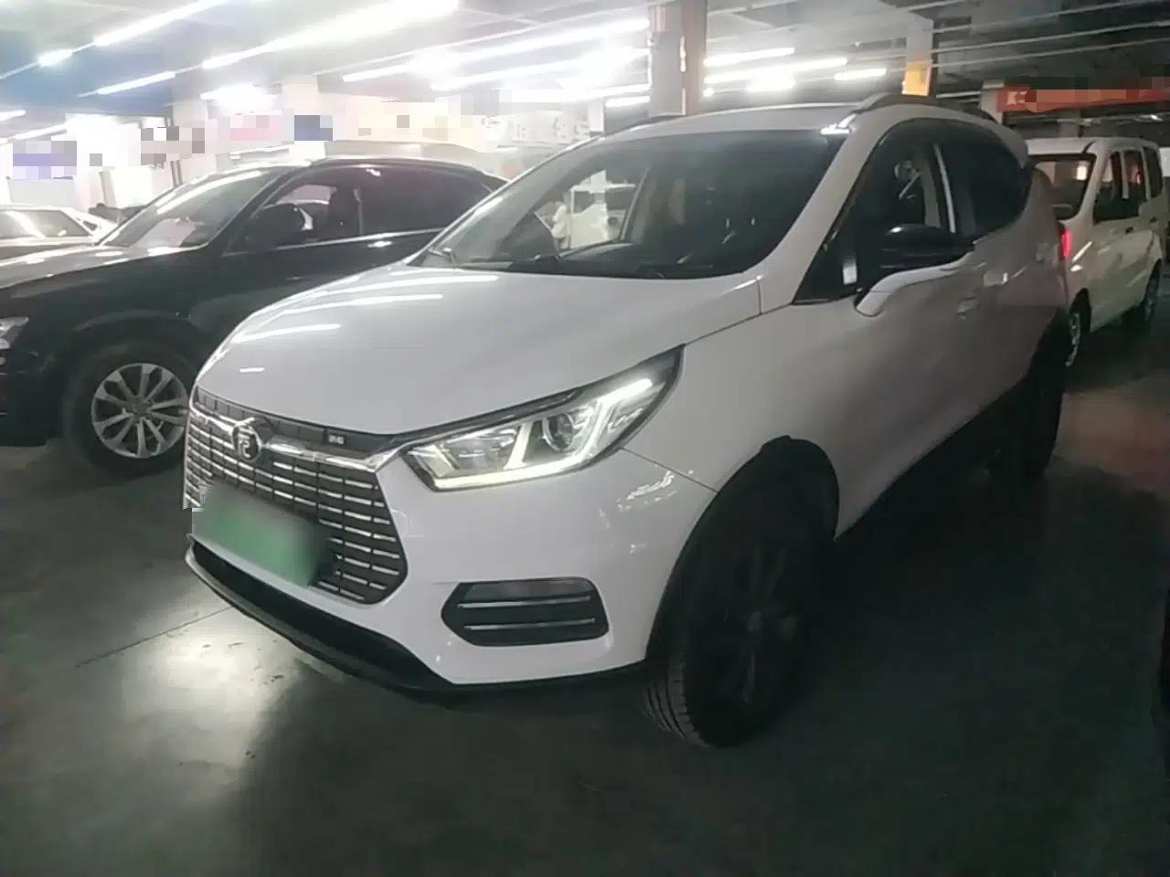 BYD Yuan New Energy 2018 EV360 Smart Connect Cool Edition — миниатюра 1