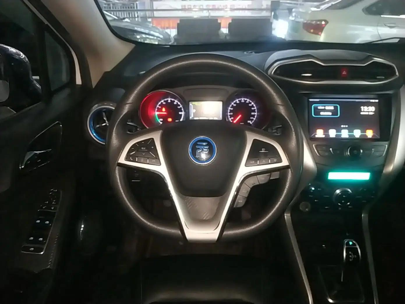 BYD Yuan New Energy 2018 EV360 Smart Connect Cool Edition — миниатюра 14