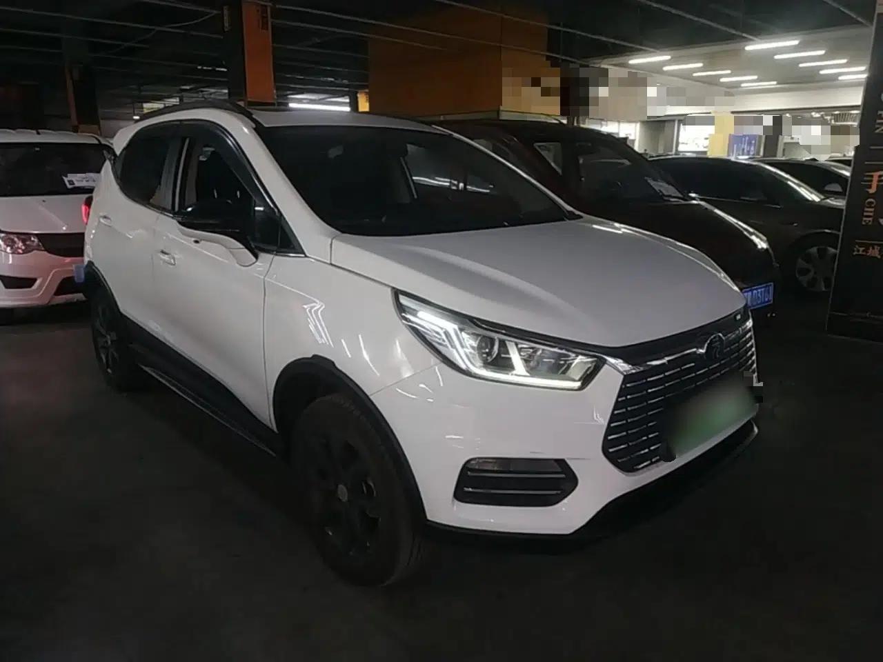 BYD Yuan New Energy 2018 EV360 Smart Connect Cool Edition — миниатюра 3