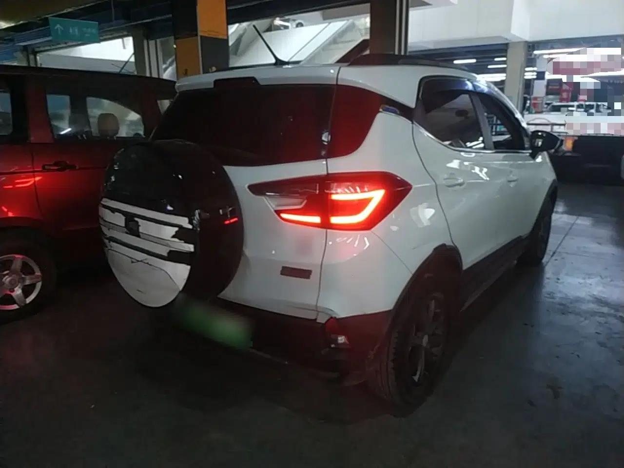 BYD Yuan New Energy 2018 EV360 Smart Connect Cool Edition — миниатюра 6