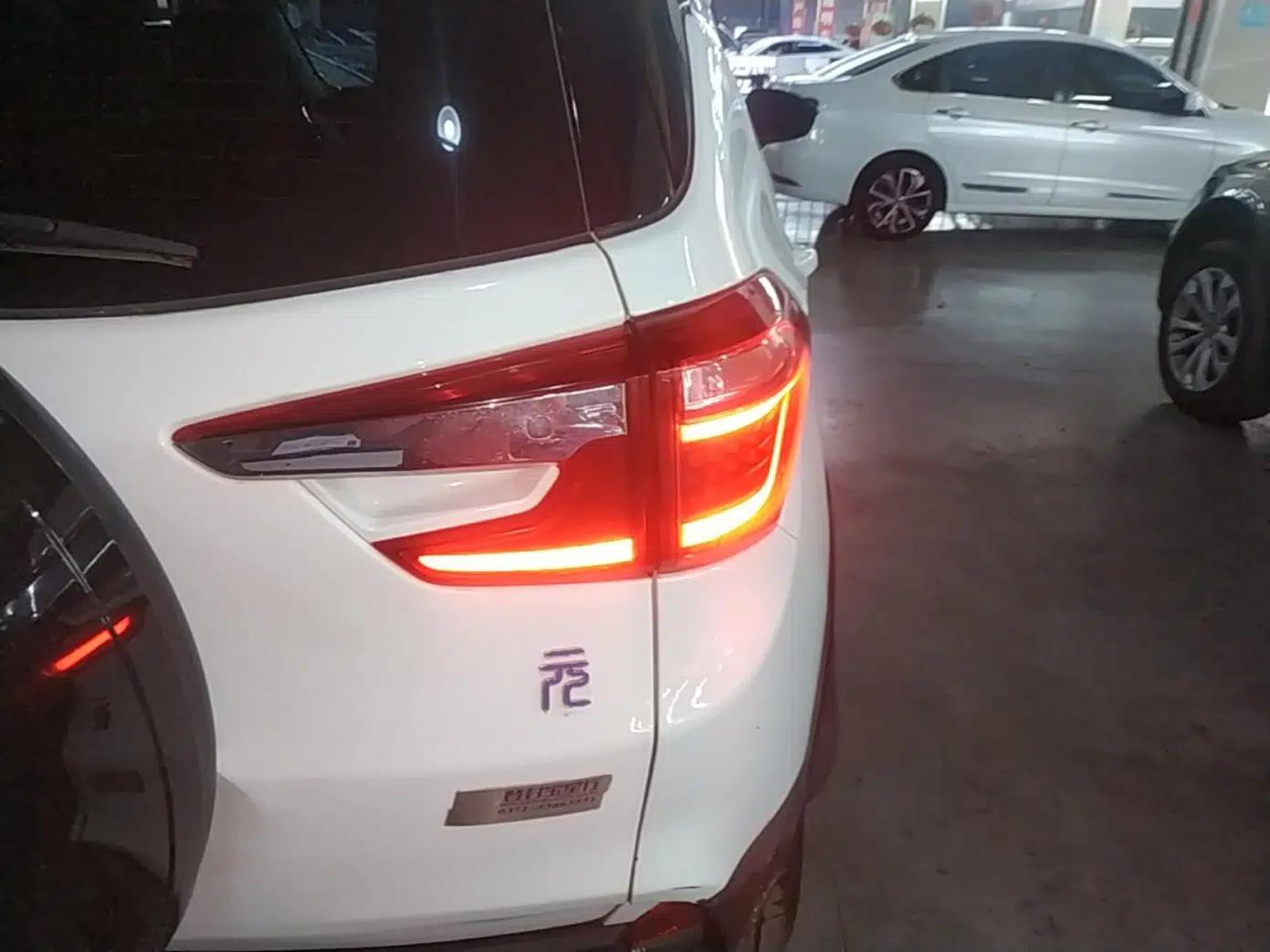 BYD Yuan New Energy 2018 EV360 Smart Connect Cool Edition — миниатюра 7