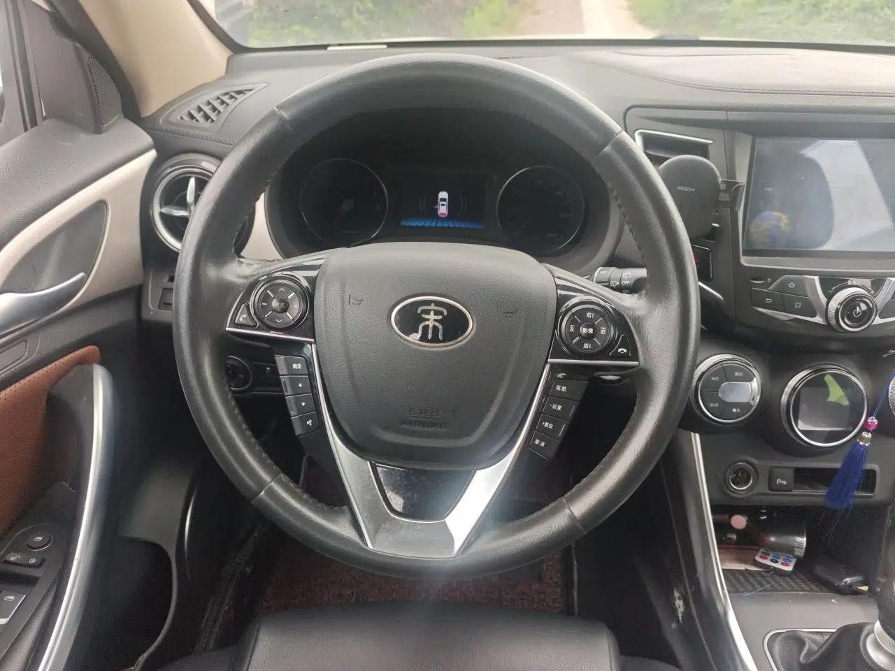 BYD Song 2016 GaiShi Edition 1.5TI Manual Elite Model — миниатюра 11
